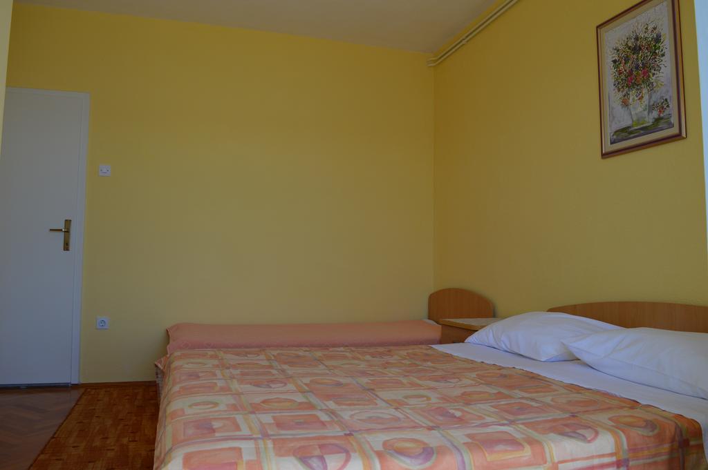 Apartments Majstrovic Živogošće エクステリア 写真