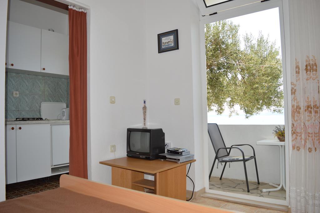 Apartments Majstrovic Živogošće エクステリア 写真